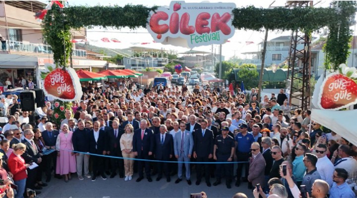 EMİRALEM ÇİLEK FESTİVALİ'NE GÖRKEMLİ AÇILIŞ